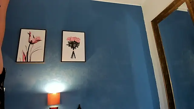 Snapshot of Grettel_w chatting on December 16, 2025, 12:21 pm Grettel w online show from December 16, 2025, 12:21 pm