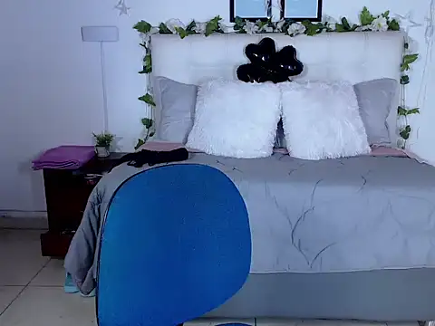 Aliciacute   online show from January 17, 2026, 7:50 pm