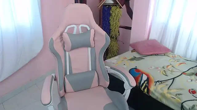 Zulema R1 online show from February 1, 2026, 12:59 pm