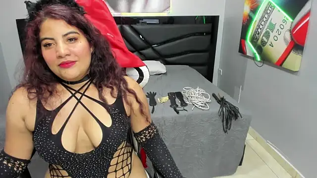 Sara Bdsm  online show from October 18, 2025, 3:57 pm