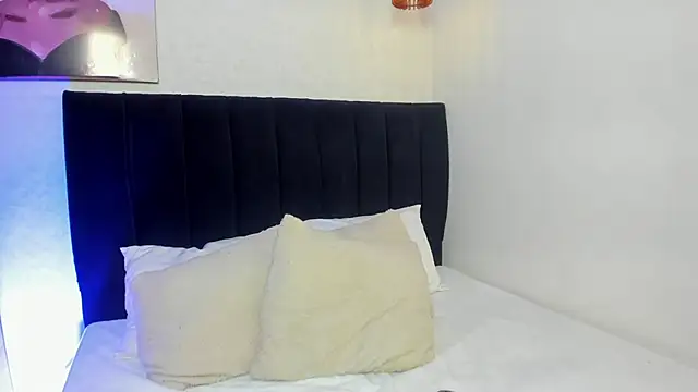 Snapshot of antonellariva_ chatting on October 14, 2025, 9:15 pm antonellariva online show from October 14, 2025, 9:15 pm