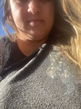bruna438 online show from July 7, 2026, 2:32 pm