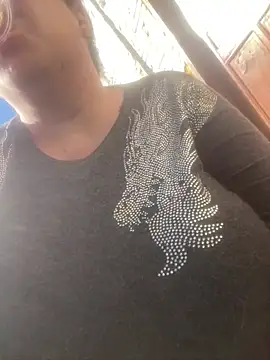 bruna438 online show from July 8, 2026, 1:37 pm