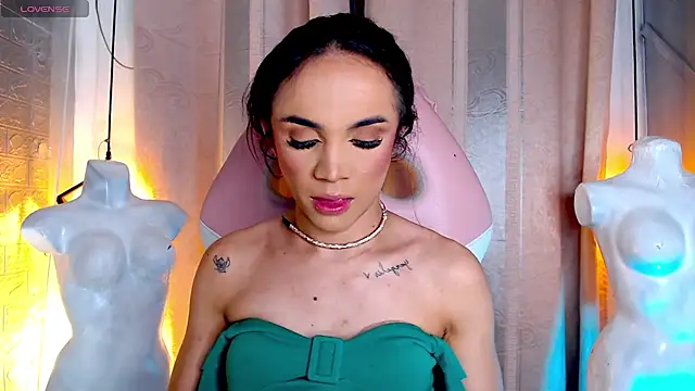Snapshot of Cristal_Gem1 chatting on April 1, 2026, 11:11 am Cristal Gem1 online show from April 1, 2026, 11:11 am
