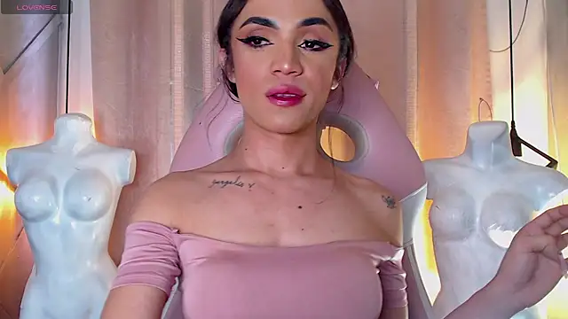 Snapshot of Cristal_Gem1 chatting on April 16, 2026, 9:39 pm Cristal Gem1 online show from April 16, 2026, 9:39 pm