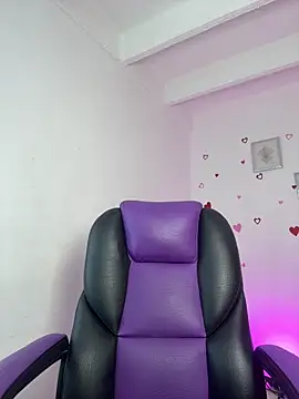 LiaaMoretzz online show from April 16, 2026, 12:22 am