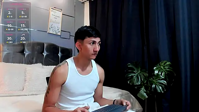 Snapshot of oliver_mr_ chatting on December 3, 2025, 9:35 pm oliver mr online show from December 3, 2025, 9:35 pm