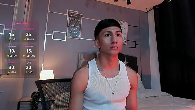 Snapshot of oliver_mr_ chatting on December 22, 2025, 8:39 pm oliver mr online show from December 22, 2025, 8:39 pm