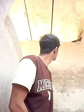 Snapshot of monster_33 chatting on November 8, 2025, 4:56 am monster 33 online show from November 8, 2025, 4:56 am