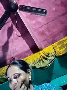 Pooja750 online show from October 31, 2025, 3:13 pm