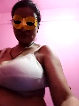 Snapshot of Gullapi chatting on April 10, 2026, 8:52 am Gullapi online show from April 10, 2026, 8:52 am