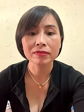 Hello Linchii online show from October 17, 2025, 4:26 am