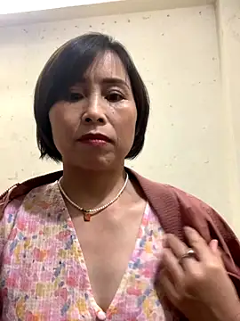 Hello Linchii online show from October 19, 2025, 1:23 pm