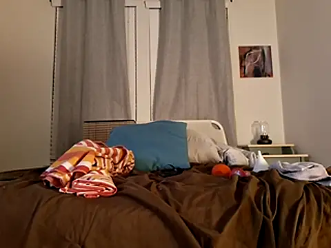 Slinkypoppet online show from December 4, 2025, 8:01 am