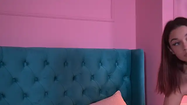 AlyraRose online show from September 19, 2025, 3:52 am