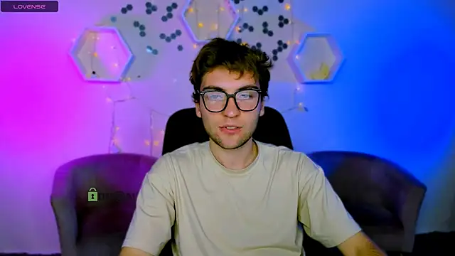 joseph bear  online show from November 6, 2025, 7:59 pm