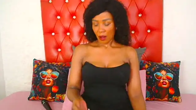 GaggingQueen32 online show from November 26, 2025, 1:17 am