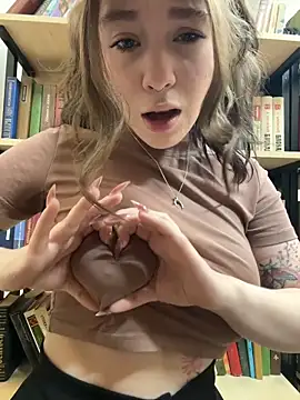 Mimiumuy online show from December 2, 2025, 6:14 pm