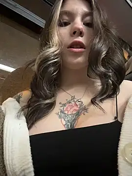 Mimiumuy online show from December 5, 2025, 4:03 pm