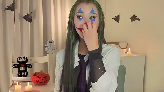 slyshypie online show from October 31, 2025, 1:23 pm