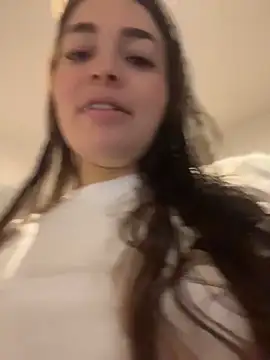 Snapshot of sarahreyess_11 chatting on April 8, 2026, 10:26 am sarahreyess 11 online show from April 8, 2026, 10:26 am