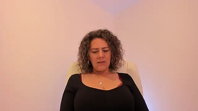 Paty chic online show from November 28, 2025, 2:09 pm