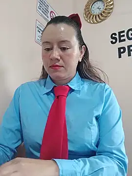 Snapshot of Hannah-colx chatting on June 3, 2026, 3:17 pm Hannah-colx online show from June 3, 2026, 3:17 pm