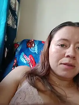 Snapshot of Hannah-colx chatting on July 4, 2026, 4:02 pm Hannah-colx online show from July 4, 2026, 4:02 pm