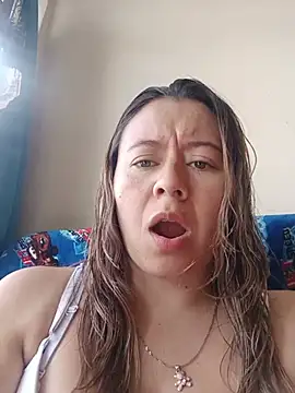 Snapshot of Hannah-colx chatting on July 7, 2026, 4:11 pm Hannah-colx online show from July 7, 2026, 4:11 pm