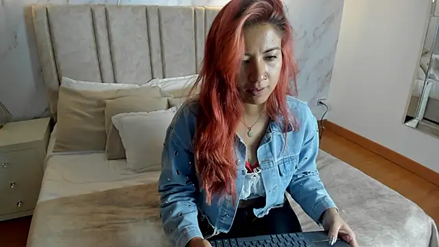 Larissa Miller online show from September 25, 2025, 12:20 pm