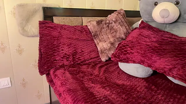 fairy hot  online show from February 20, 2026, 6:19 pm