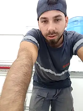 Snapshot of Lushakuiron1 chatting on December 20, 2025, 2:13 pm Lushakuiron1 online show from December 20, 2025, 2:13 pm