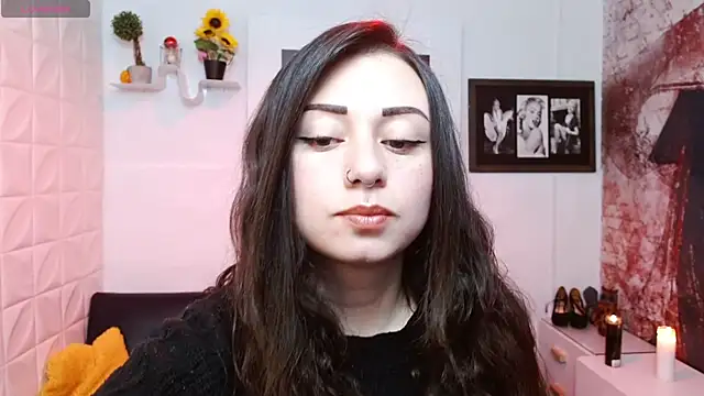 Snapshot of Eva_Roussell chatting on February 9, 2026, 2:32 pm Eva Roussell online show from February 9, 2026, 2:32 pm