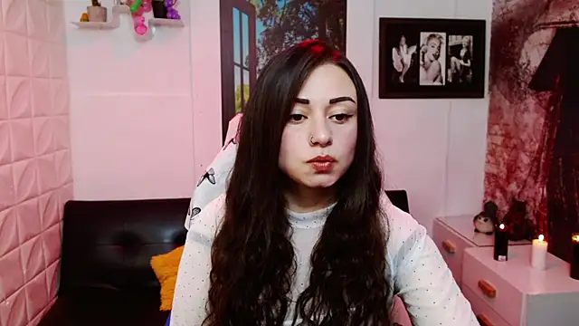 Snapshot of Eva_Roussell chatting on February 11, 2026, 2:33 pm Eva Roussell online show from February 11, 2026, 2:33 pm