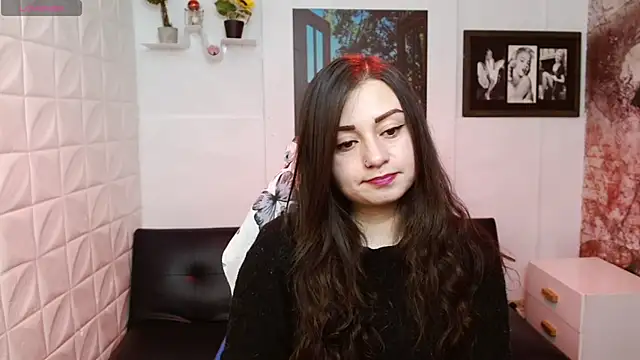 Snapshot of Eva_Roussell chatting on February 19, 2026, 2:35 pm Eva Roussell online show from February 19, 2026, 2:35 pm