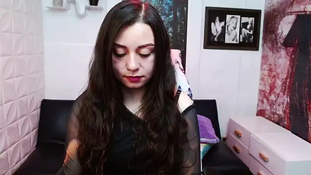 Snapshot of Eva_Roussell chatting on March 3, 2026, 2:34 pm Eva Roussell online show from March 3, 2026, 2:34 pm