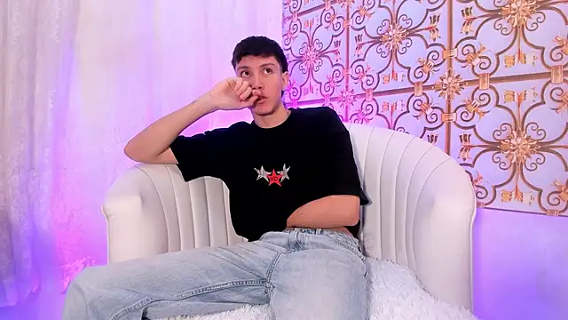 LittleDanny  online show from April 26, 2026, 2:37 pm