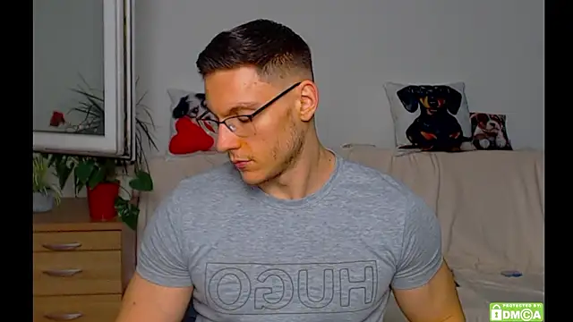 ZeinMiracles online show from March 12, 2026, 7:31 pm