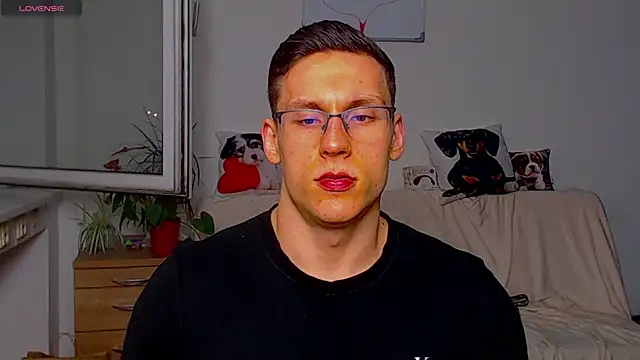 ZeinMiracles online show from March 30, 2026, 9:49 pm