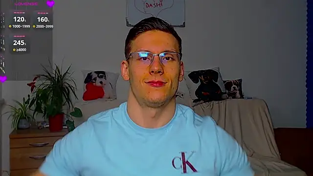 ZeinMiracles online show from April 3, 2026, 9:57 pm