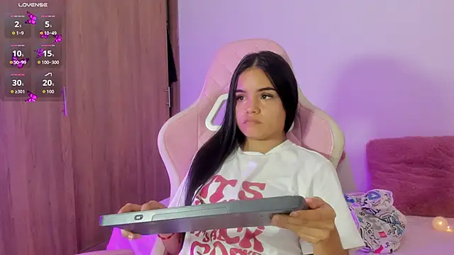 Valeri 13 online show from December 22, 2025, 10:23 am