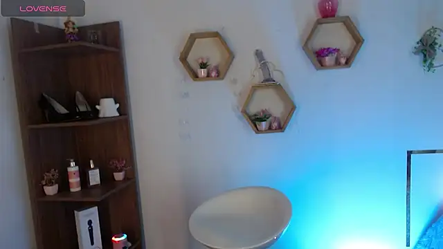 Snapshot of AuroraHans1 chatting on April 7, 2026, 12:00 am AuroraHans1 online show from April 7, 2026, 12:00 am