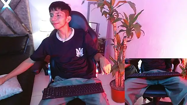 Hyunjin Son online show from September 18, 2025, 1:18 am