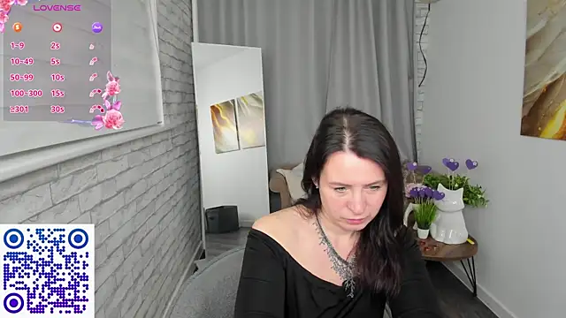 Snapshot of Lea_shadom chatting on February 14, 2026, 1:02 am Lea shadom online show from February 14, 2026, 1:02 am