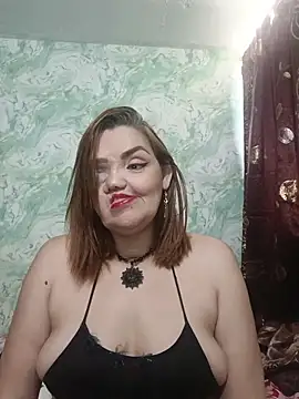 MayaLuna1 online show from November 18, 2025, 5:06 pm