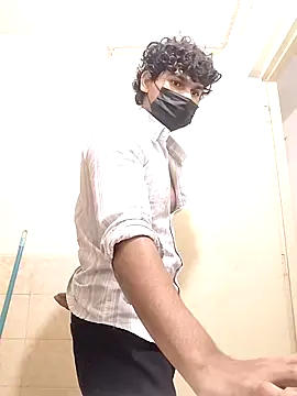 Snapshot of Goodmens5 chatting on November 13, 2025, 12:48 pm Goodmens5 online show from November 13, 2025, 12:48 pm