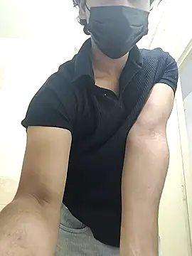 Snapshot of Goodmens5 chatting on November 17, 2025, 2:12 pm Goodmens5 online show from November 17, 2025, 2:12 pm