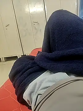 Snapshot of Goodmens5 chatting on December 14, 2025, 6:34 pm Goodmens5 online show from December 14, 2025, 6:34 pm