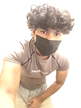 Snapshot of Goodmens5 chatting on December 15, 2025, 5:50 pm Goodmens5 online show from December 15, 2025, 5:50 pm