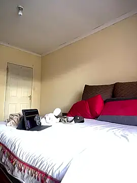 Snapshot of Slowbur chatting on January 10, 2026, 3:58 pm Slowbur online show from January 10, 2026, 3:58 pm